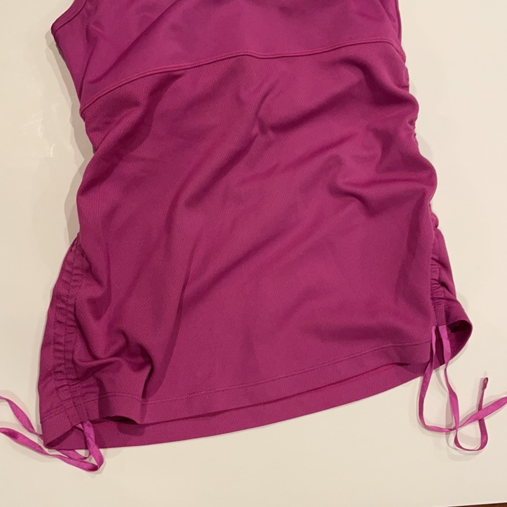 New Balance top - Picture 2 of 2